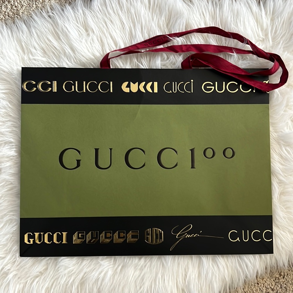 Large Gucci paper bag
